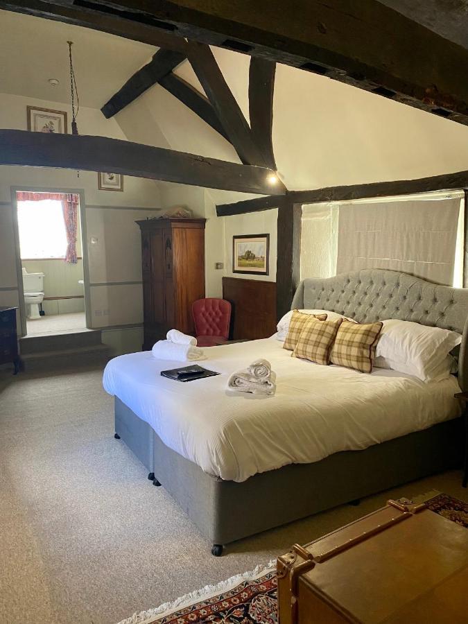 The Golden Pheasant Hotel Burford Exteriér fotografie