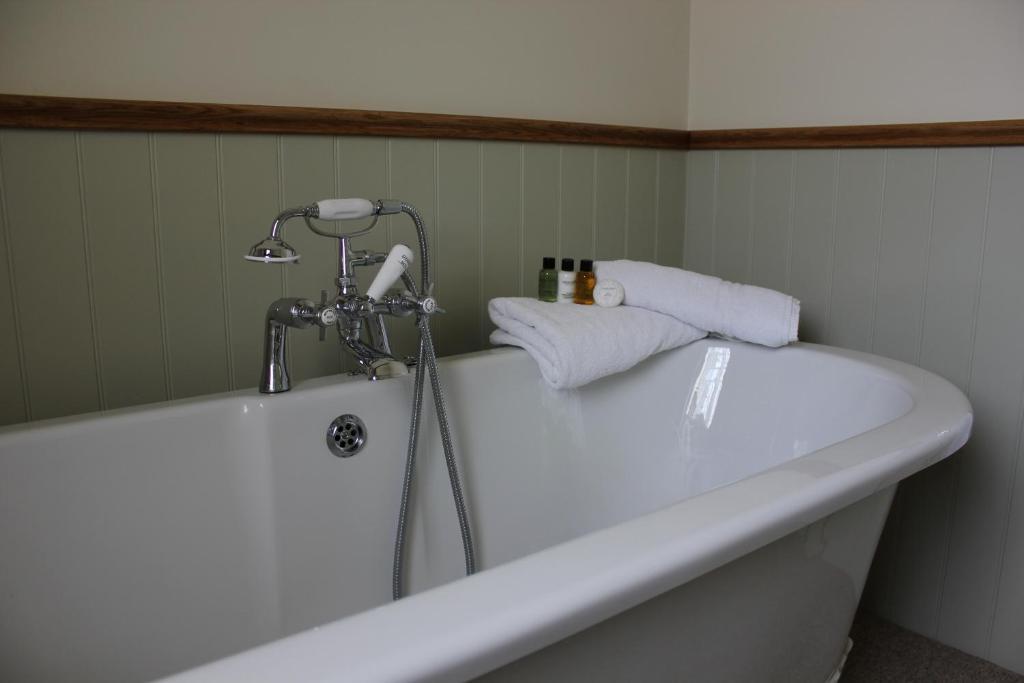 The Golden Pheasant Hotel Burford Pokoj fotografie